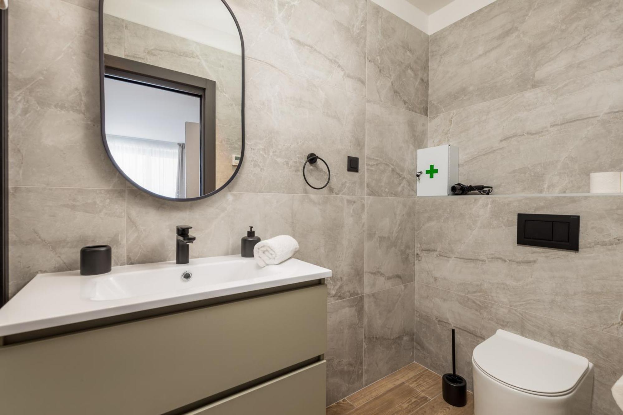 Belinda Apartments With Balcony Opatija Luaran gambar