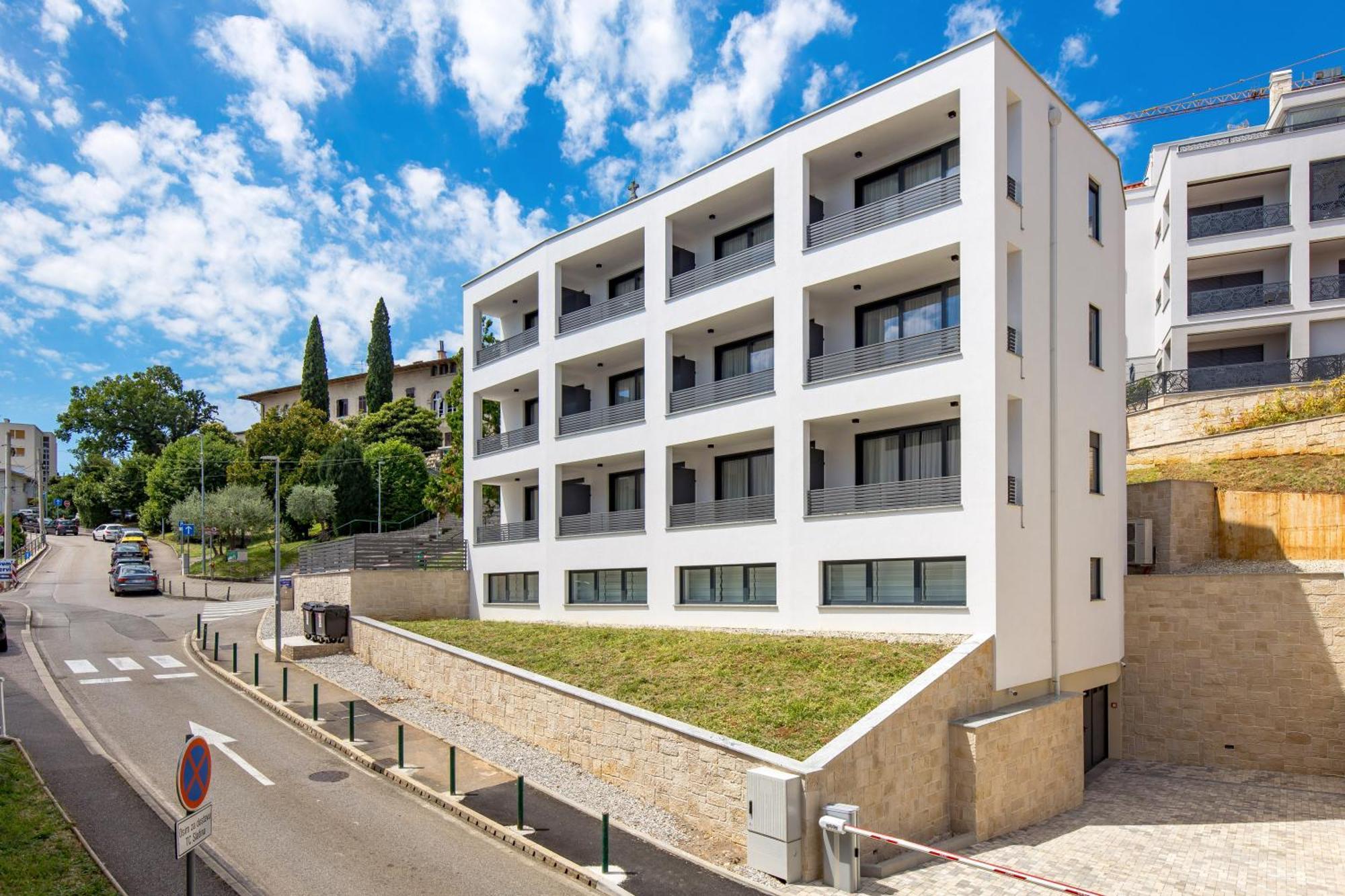 Belinda Apartments With Balcony Opatija Luaran gambar